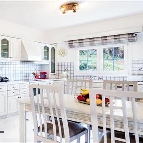 8 Bedroom villa with pool & seaview, near Acharavi, sleeps 16-18